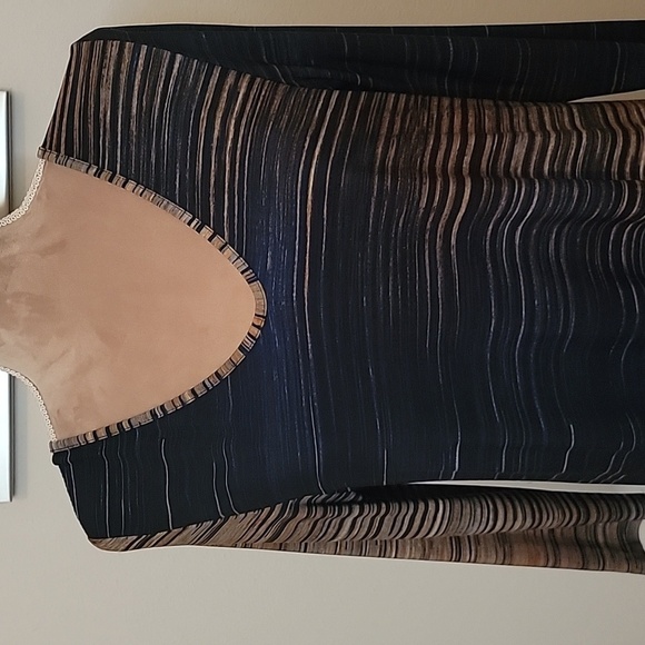 Clara Sunwoo V-Neck Tunic, Size M, Split Hem - Picture 2 of 6